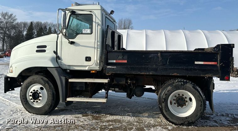 image for item DV0552 2007 Mack CXN612 dump truck