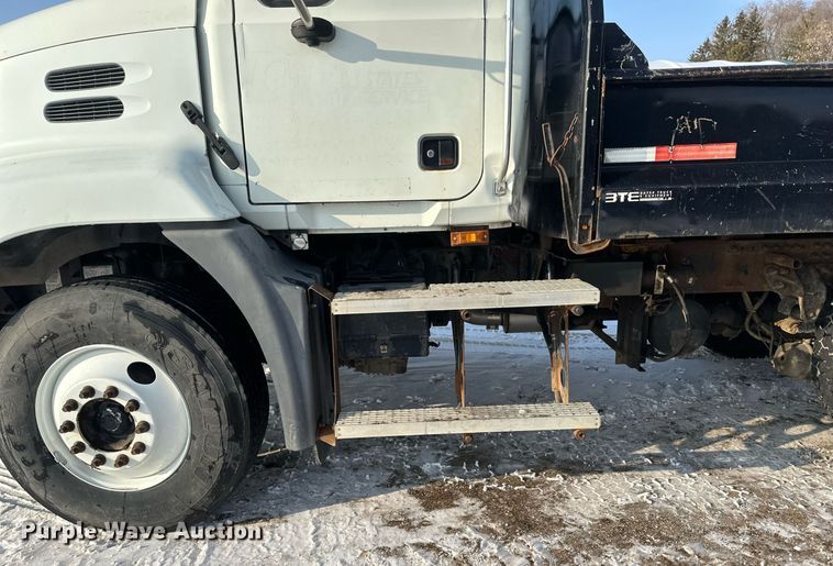 image for item DV0552 2007 Mack CXN612 dump truck