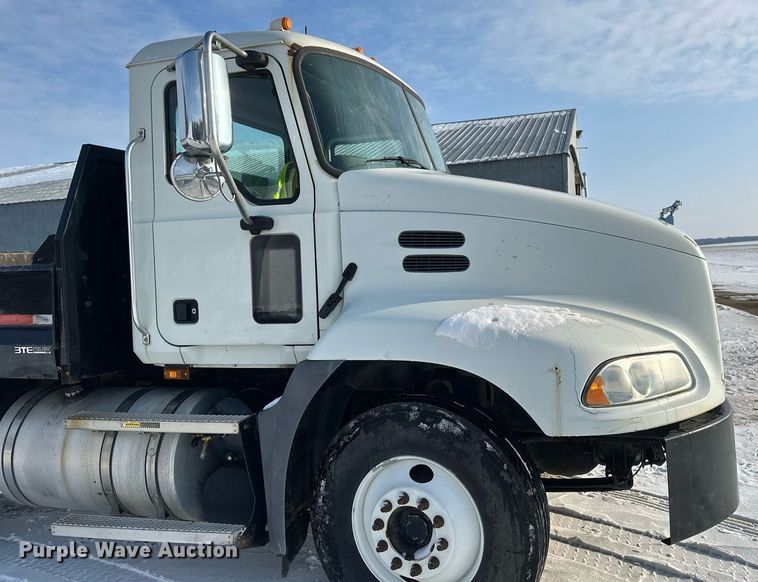 image for item DV0552 2007 Mack CXN612 dump truck