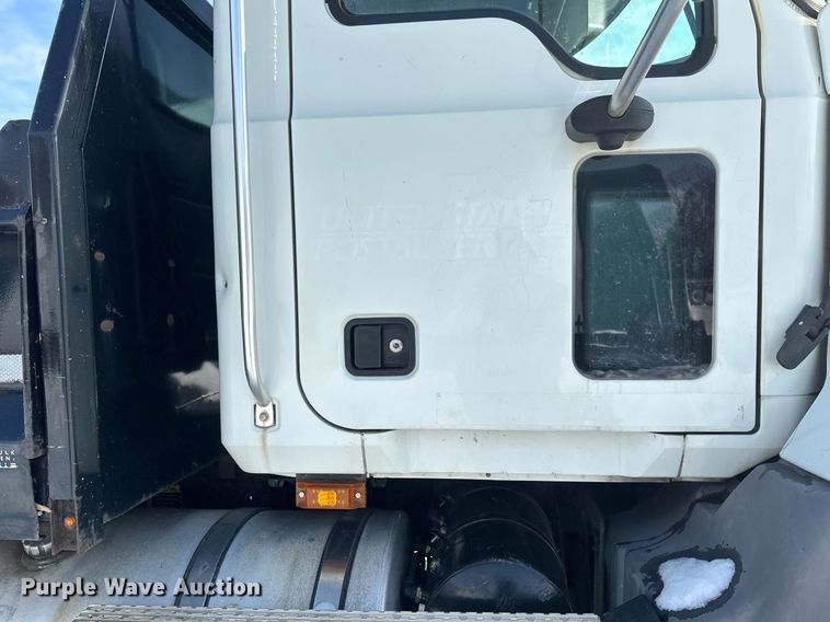 image for item DV0552 2007 Mack CXN612 dump truck