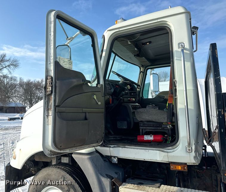 image for item DV0552 2007 Mack CXN612 dump truck