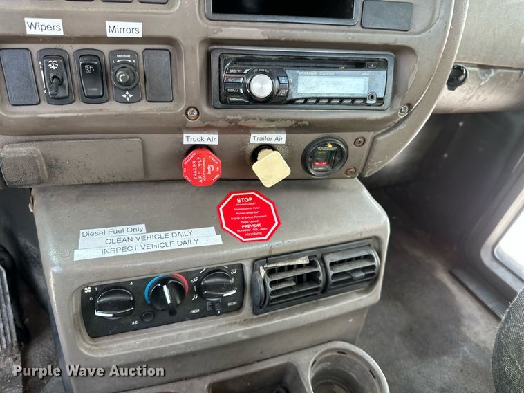 image for item DV0552 2007 Mack CXN612 dump truck