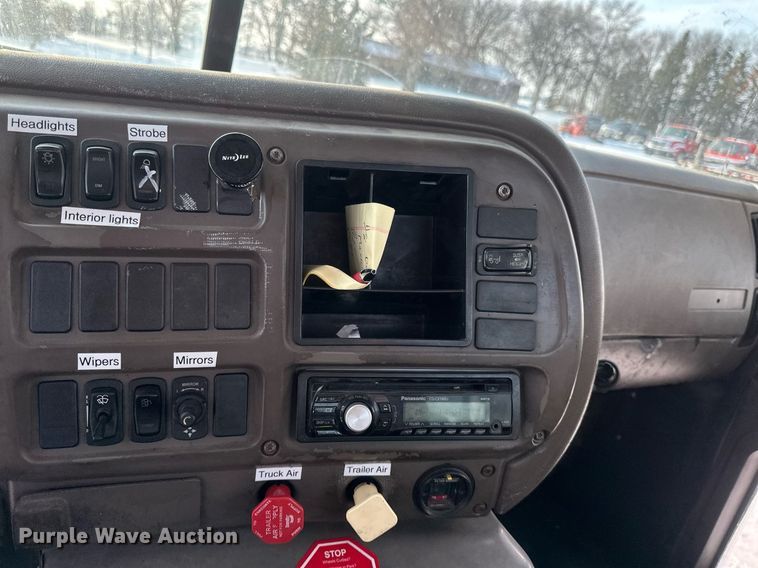 image for item DV0552 2007 Mack CXN612 dump truck