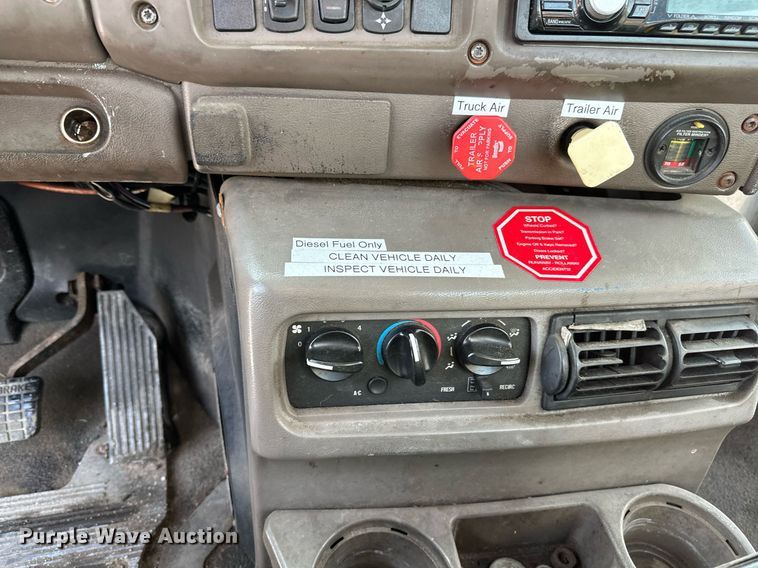 image for item DV0552 2007 Mack CXN612 dump truck