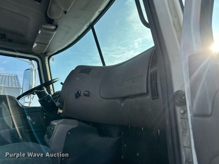 image for item DV0552 2007 Mack CXN612 dump truck