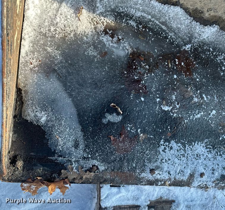 image for item DV0558 73