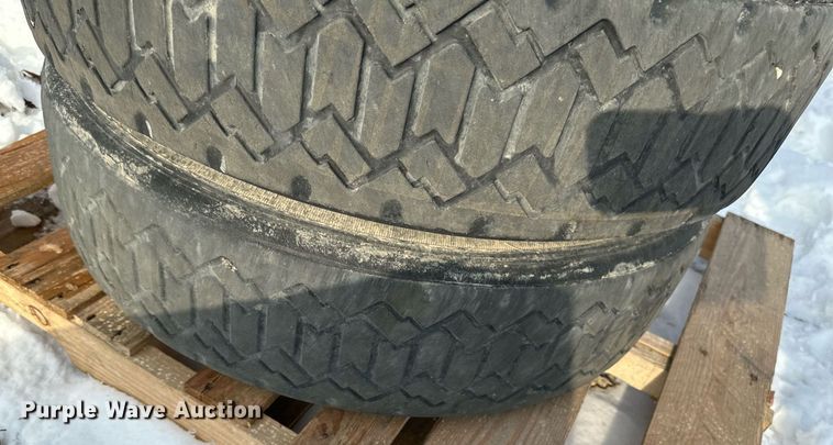 image for item DV0561 (4) 255/70R22.5 skid steer tires and wheels