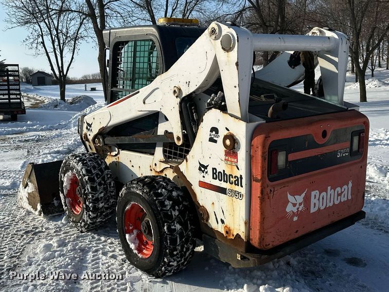 image for item DV0562 2014 Bobcat  S750 skid steer loader
