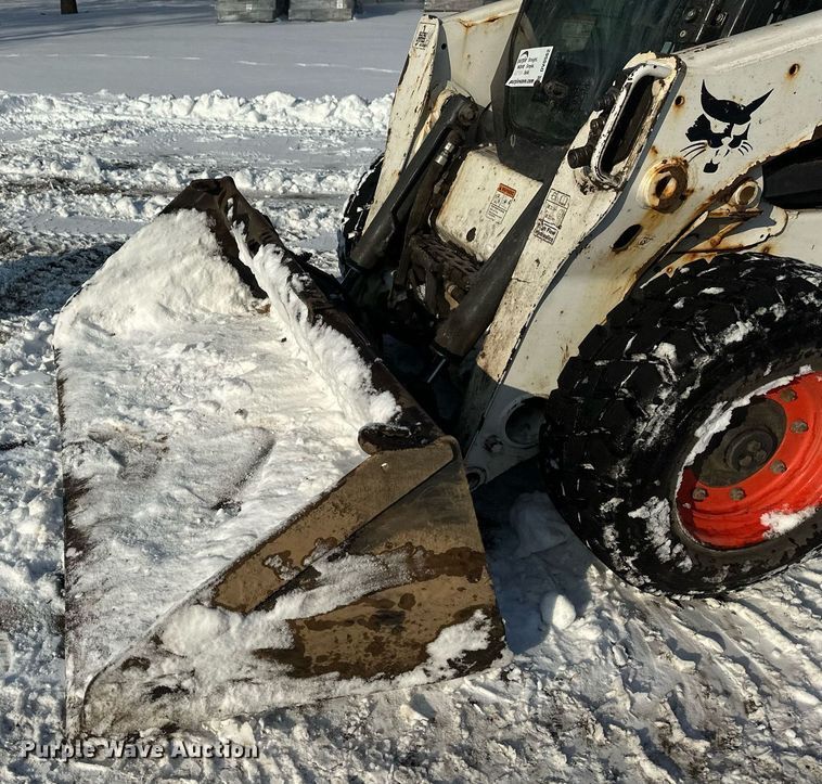 image for item DV0562 2014 Bobcat  S750 skid steer loader