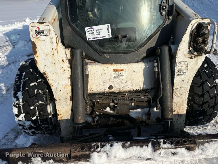 image for item DV0562 2014 Bobcat  S750 skid steer loader