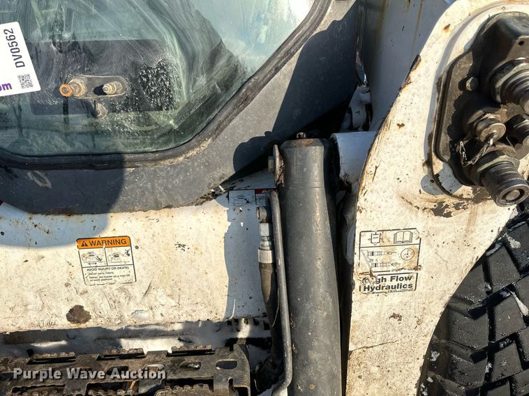 image for item DV0562 2014 Bobcat  S750 skid steer loader