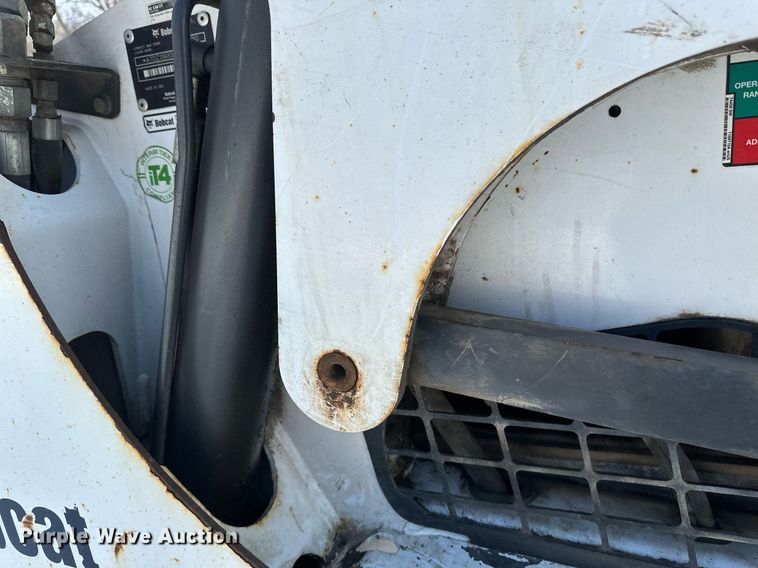 image for item DV0562 2014 Bobcat  S750 skid steer loader