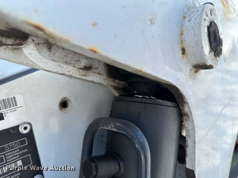 image for item DV0562 2014 Bobcat  S750 skid steer loader