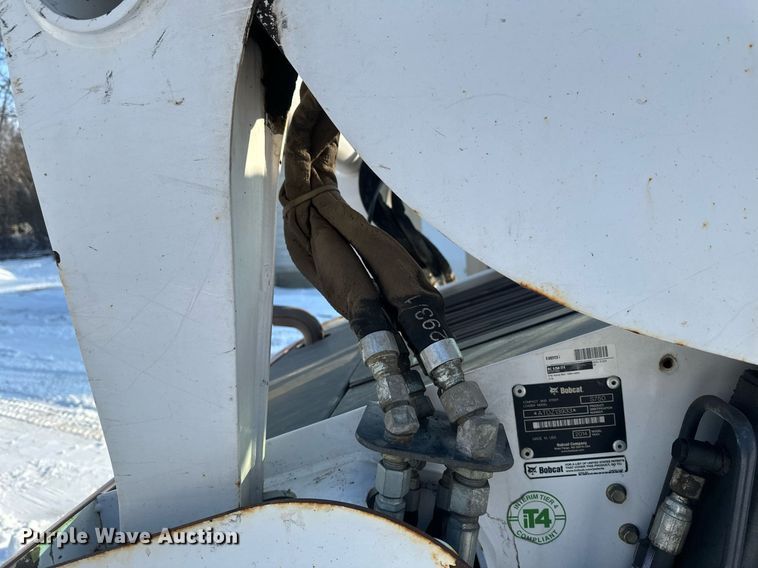 image for item DV0562 2014 Bobcat  S750 skid steer loader