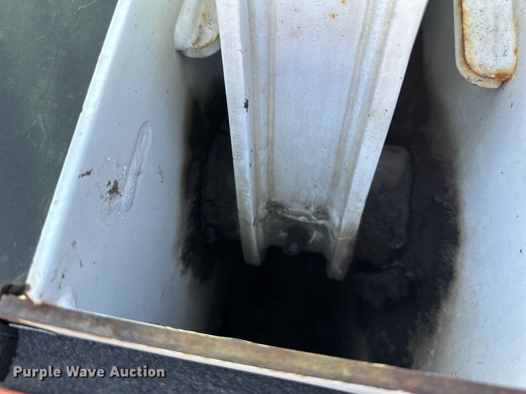 image for item DV0562 2014 Bobcat  S750 skid steer loader