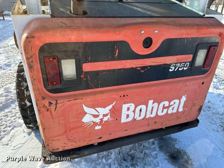 image for item DV0562 2014 Bobcat  S750 skid steer loader