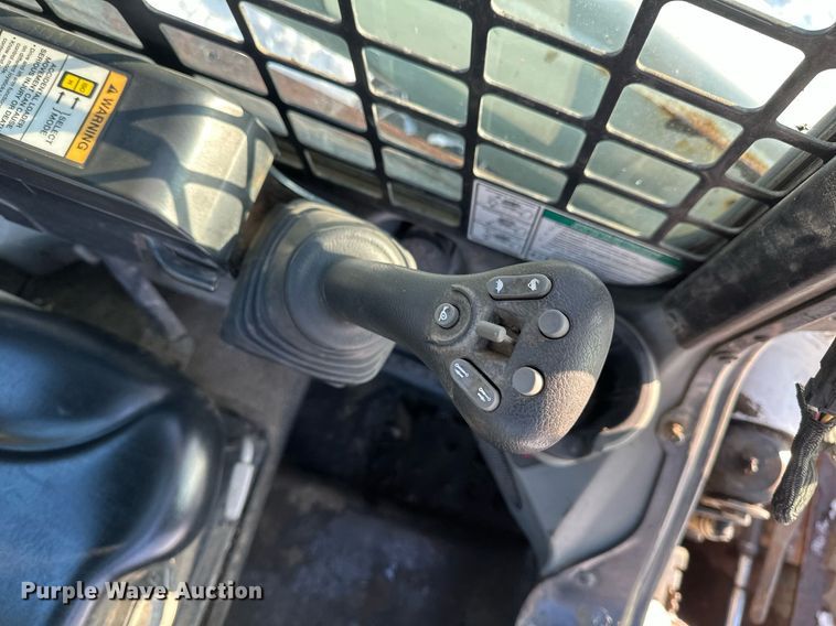 image for item DV0562 2014 Bobcat  S750 skid steer loader