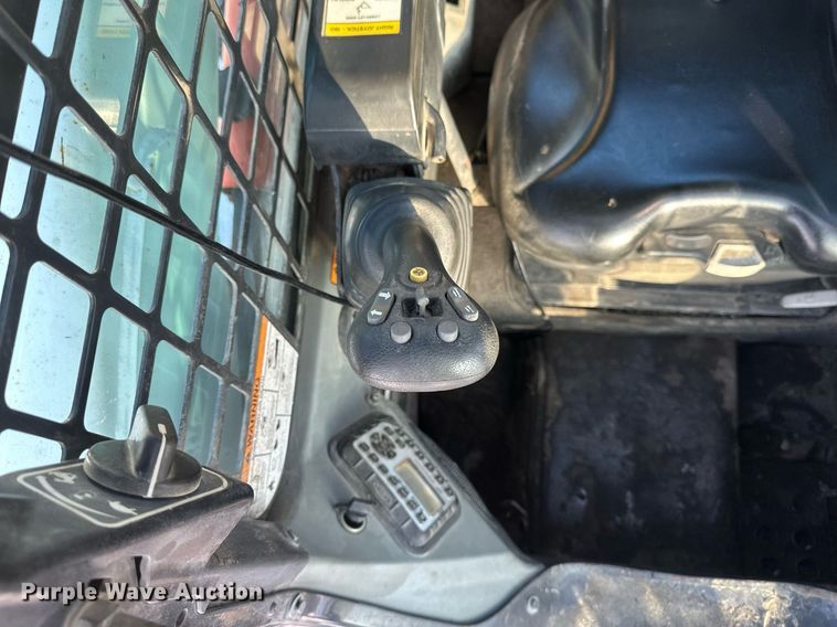 image for item DV0562 2014 Bobcat  S750 skid steer loader