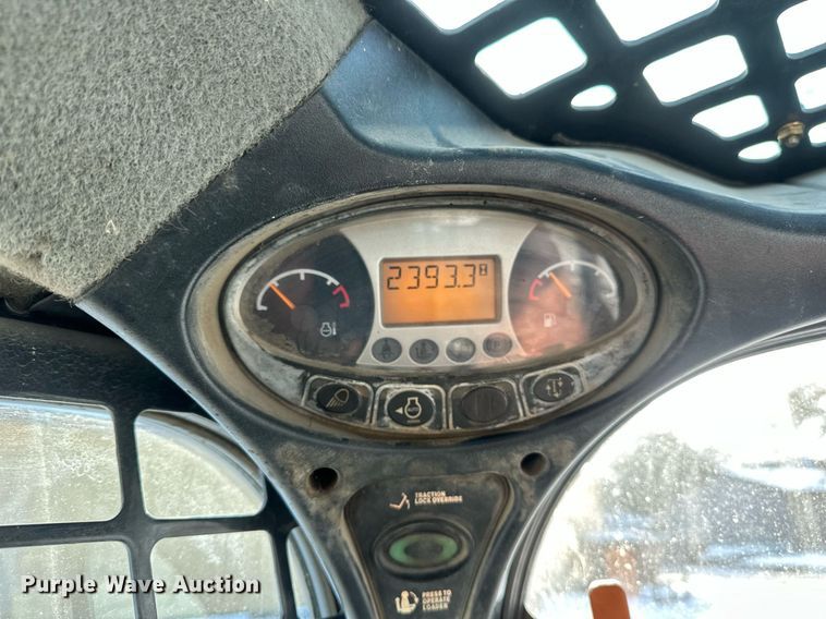 image for item DV0562 2014 Bobcat  S750 skid steer loader