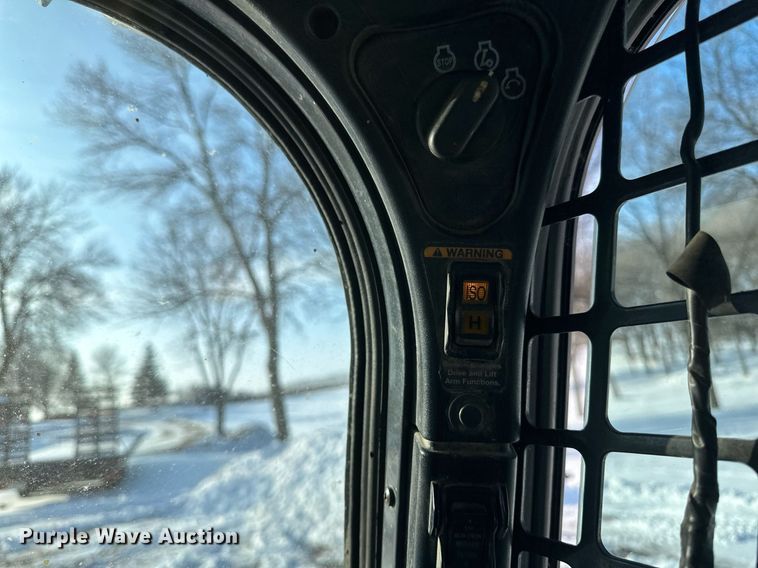 image for item DV0562 2014 Bobcat  S750 skid steer loader