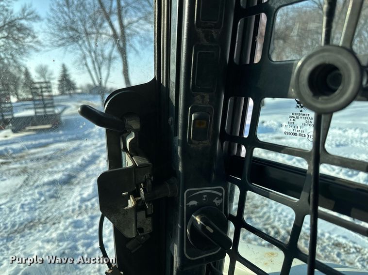 image for item DV0562 2014 Bobcat  S750 skid steer loader