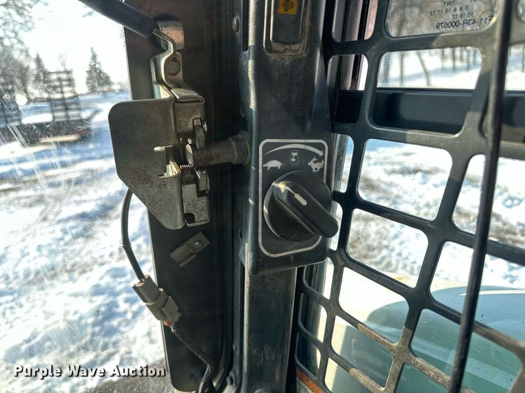 image for item DV0562 2014 Bobcat  S750 skid steer loader