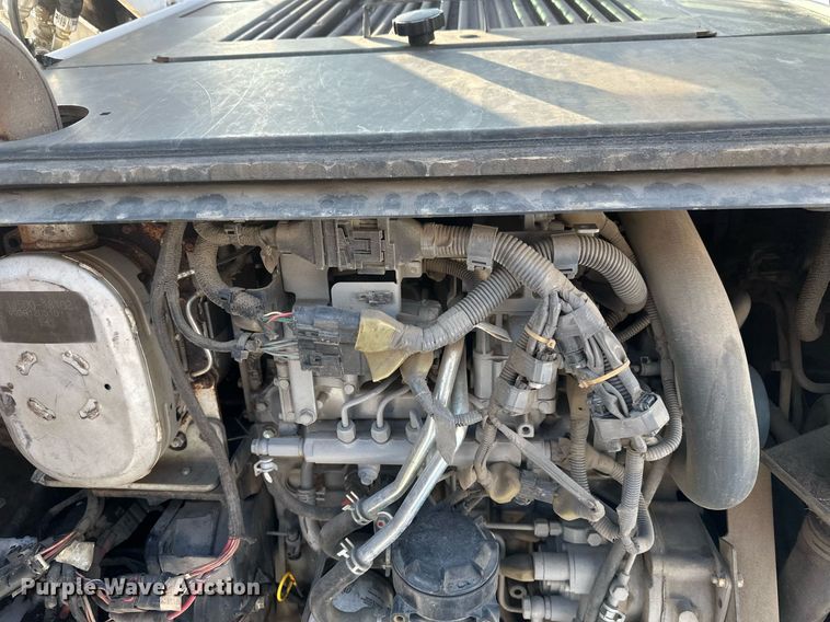 image for item DV0562 2014 Bobcat  S750 skid steer loader