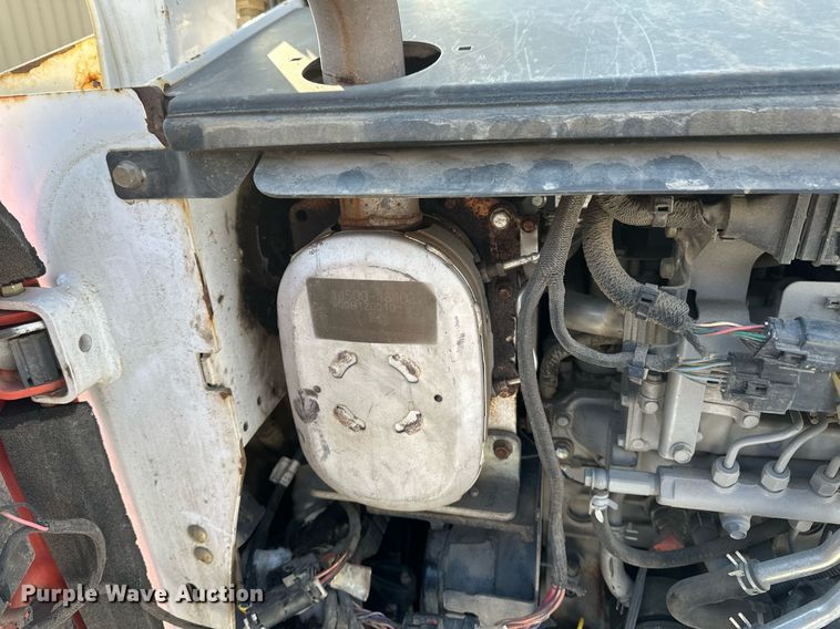 image for item DV0562 2014 Bobcat  S750 skid steer loader