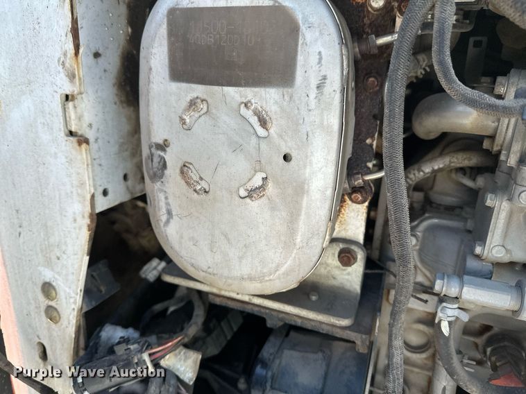 image for item DV0562 2014 Bobcat  S750 skid steer loader