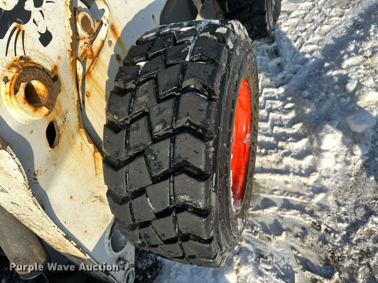 image for item DV0562 2014 Bobcat  S750 skid steer loader