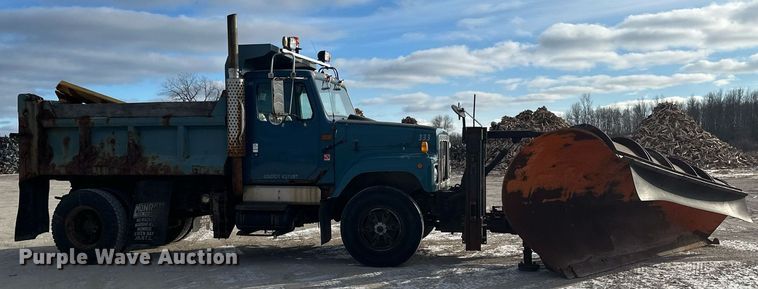 image for item DV0566 1995 International  2554 dump truck