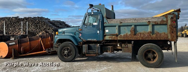 image for item DV0566 1995 International  2554 dump truck