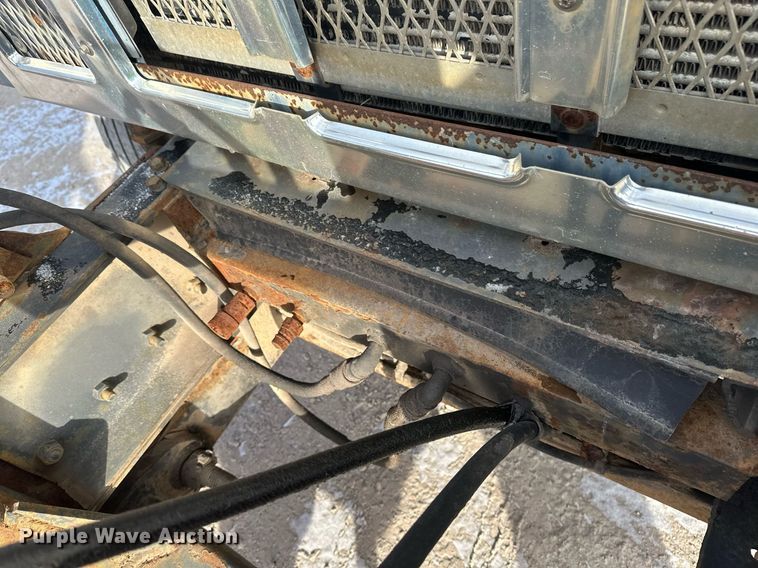 image for item DV0566 1995 International  2554 dump truck