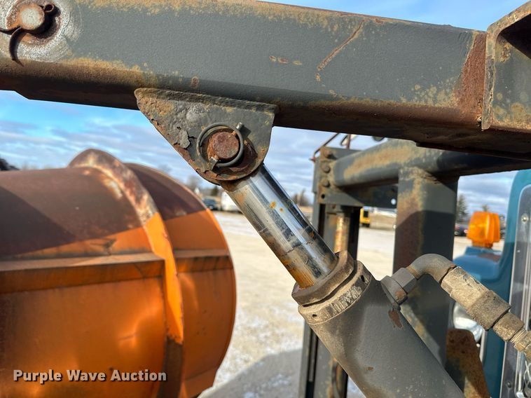 image for item DV0566 1995 International  2554 dump truck