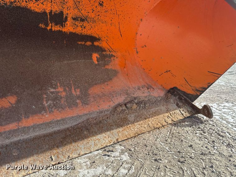 image for item DV0566 1995 International  2554 dump truck