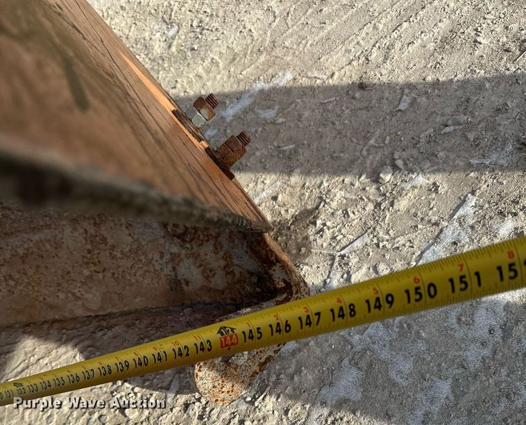 image for item DV0566 1995 International  2554 dump truck