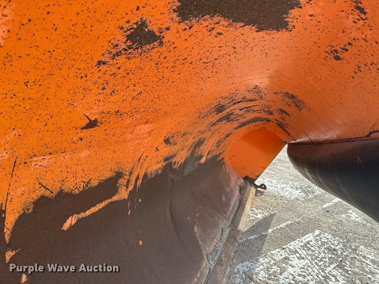 image for item DV0566 1995 International  2554 dump truck