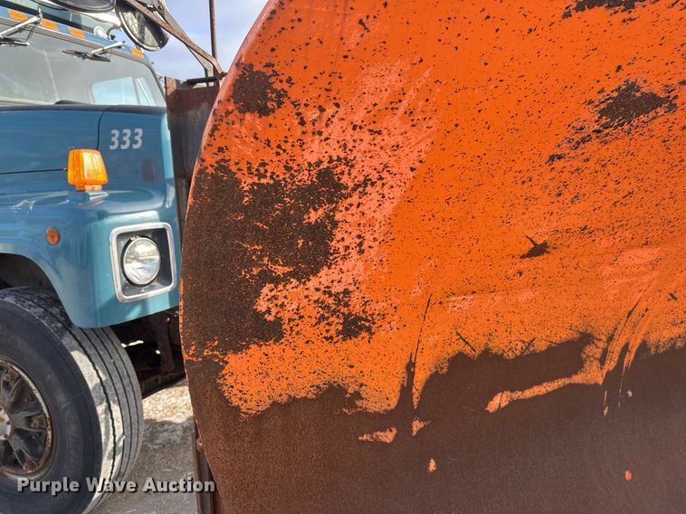 image for item DV0566 1995 International  2554 dump truck