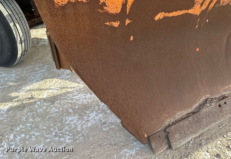 image for item DV0566 1995 International  2554 dump truck