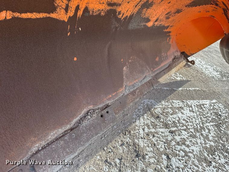 image for item DV0566 1995 International  2554 dump truck