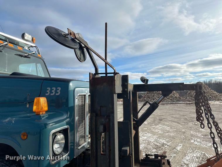 image for item DV0566 1995 International  2554 dump truck