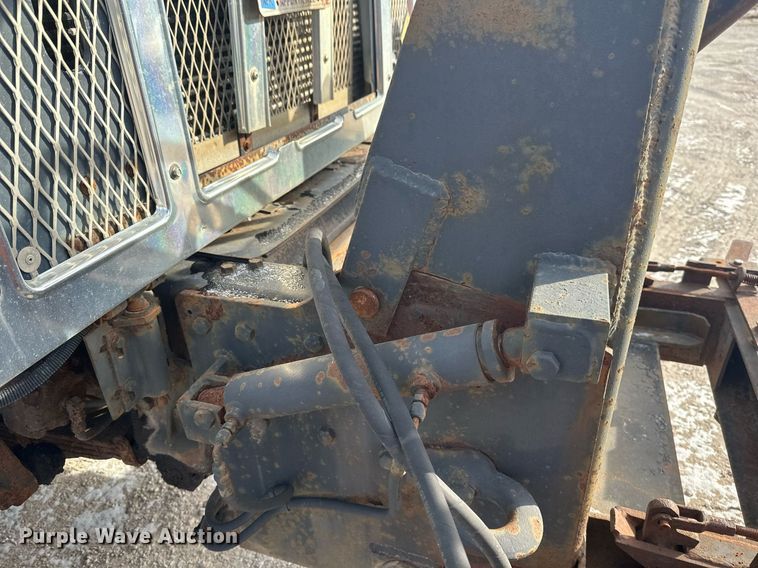 image for item DV0566 1995 International  2554 dump truck