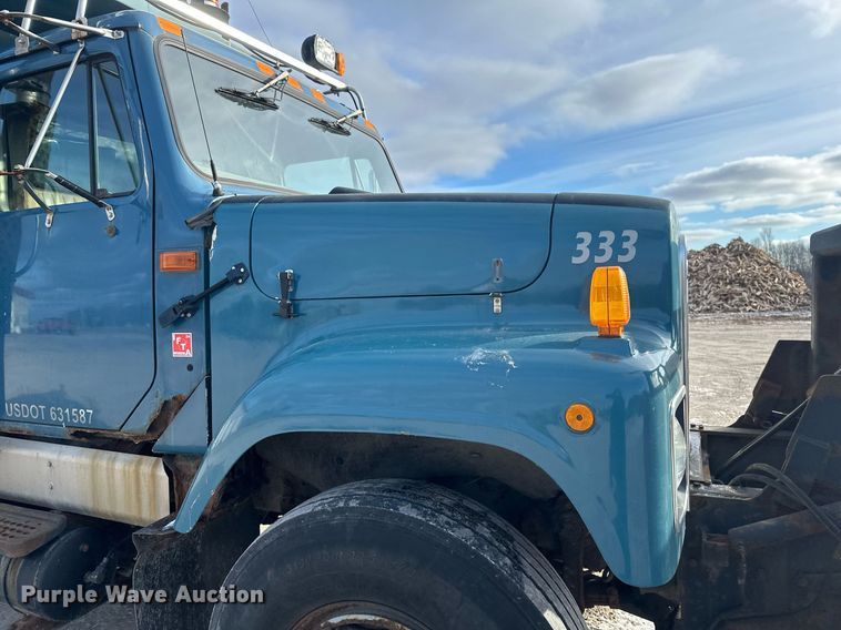 image for item DV0566 1995 International  2554 dump truck