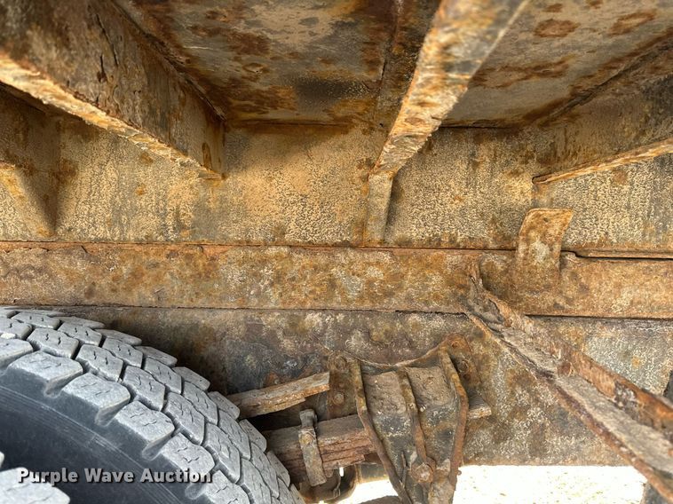 image for item DV0566 1995 International  2554 dump truck