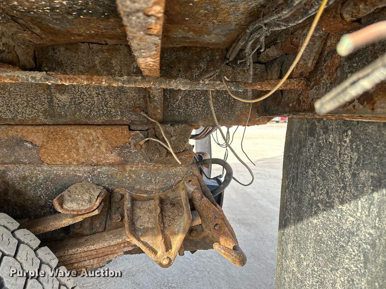 image for item DV0566 1995 International  2554 dump truck