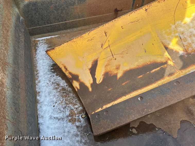 image for item DV0566 1995 International  2554 dump truck