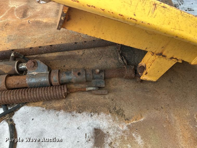 image for item DV0566 1995 International  2554 dump truck