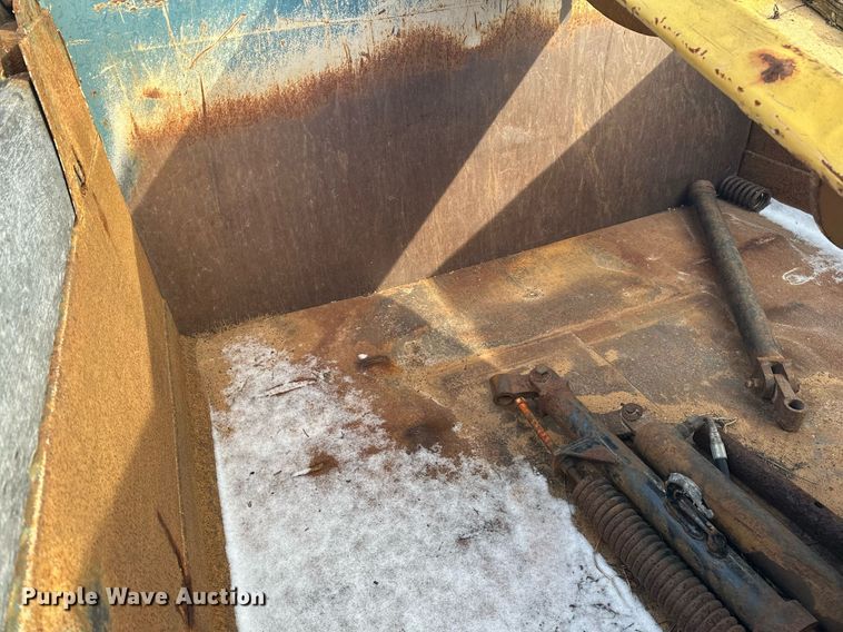 image for item DV0566 1995 International  2554 dump truck