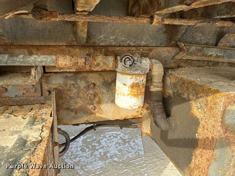 image for item DV0566 1995 International  2554 dump truck