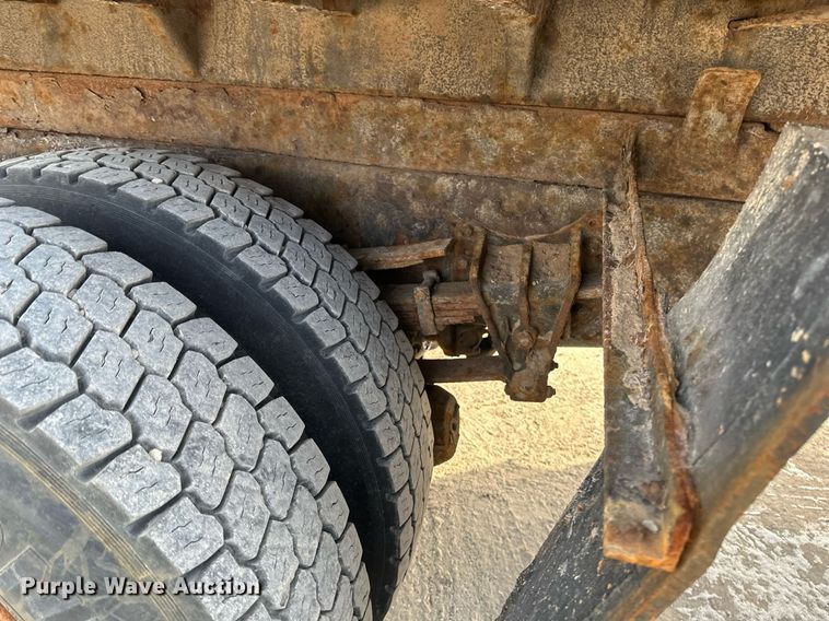 image for item DV0566 1995 International  2554 dump truck